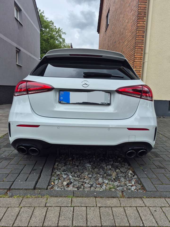 Mercedes Benz A | 2020
