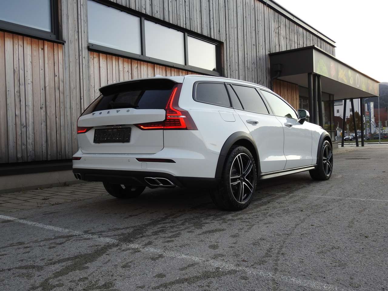 Volvo V60 Cross Country | 2020